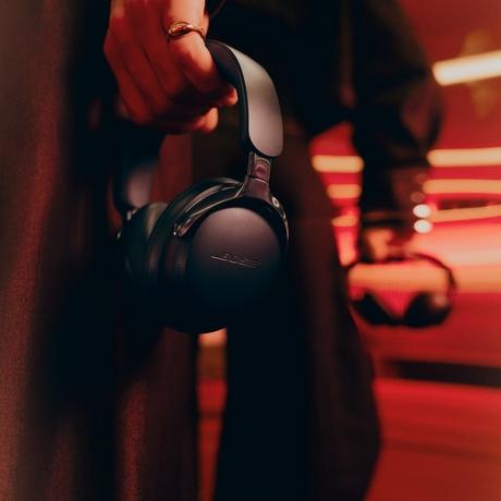 Bose Quietcomfort Ultra Headphones 2nd Gen, Black-12
