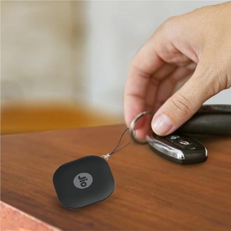 JioTag Go Black for Android, India's First Android Tag, Google Find Hub Item Finder, Worldwide tracking for Keys, Wallets, Luggage, Gadgets and more, 1+1 Year Battery, No SIM Needed, 120 db Sound, Bluetooth v5.3-3
