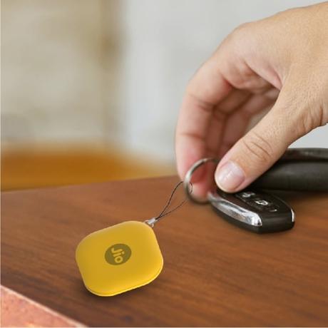 JioTag Go Yellow for Android, India's First Android Tag, Google Find Hub, Worldwide tracking for Keys, Wallets, Luggage, Gadgets and more, 1+1 Year Battery, No SIM Needed, 120 db Sound, Bluetooth v5.3-3