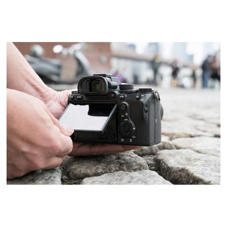 Sony Alpha ILCE-7M3K Full-Frame 24.2MP Mirrorless Digital SLR Camera with 28-70 mm Zoom Lens (4K Full Frame, Real-Time Eye Auto Focus, 4K Vlogging Camera, Tiltable LCD, Low Light Camera), Black-6